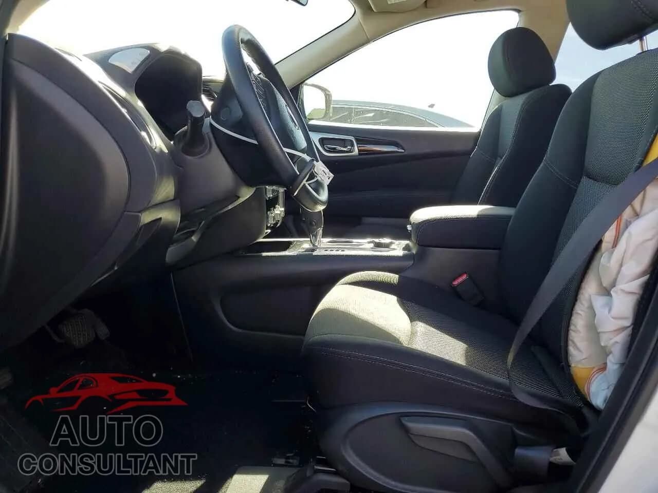 2017 NISSAN PATHFINDER Damaged VIN 5N1DR2MM6HC633284 – exterior detail 2017 NISSAN PATHFINDER Damaged VIN 5N1DR2MM6HC633284 – exterior detail