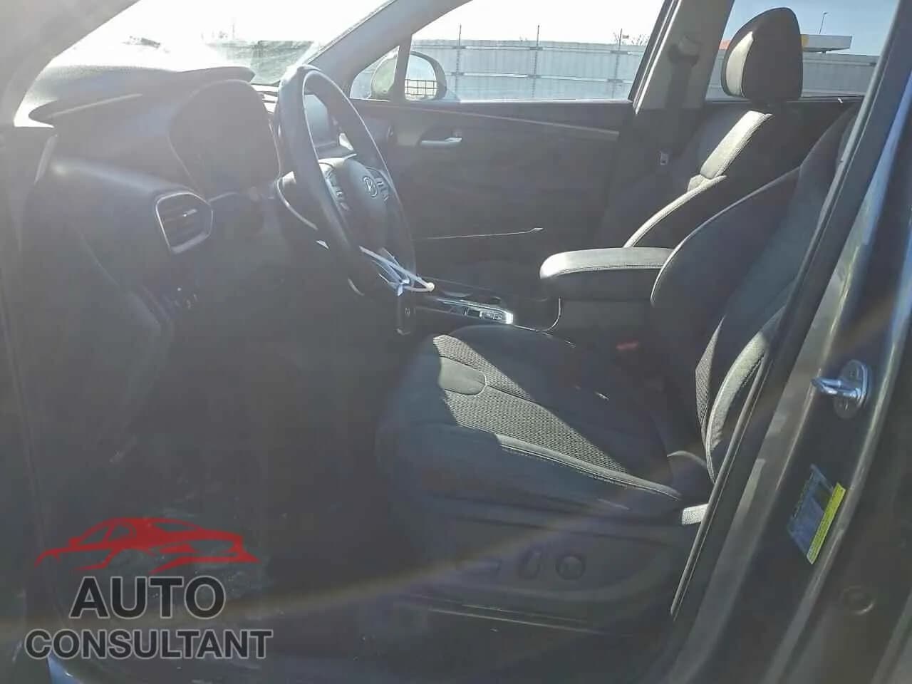 2019 HYUNDAI SANTA FE Damaged VIN 5NMS33AD6KH025703 – exterior detail 2019 HYUNDAI SANTA FE Damaged VIN 5NMS33AD6KH025703 – exterior detail