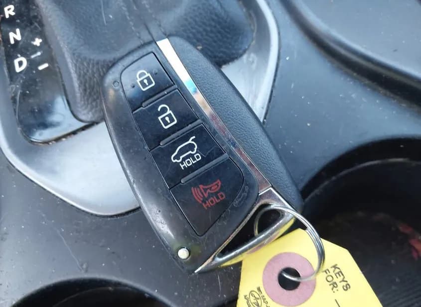 2017 HYUNDAI Santa Fe Sport Used VIN 5NMZUDLB8HH049930 – odometer reading 2017 HYUNDAI Santa Fe Sport Used VIN 5NMZUDLB8HH049930 – odometer reading