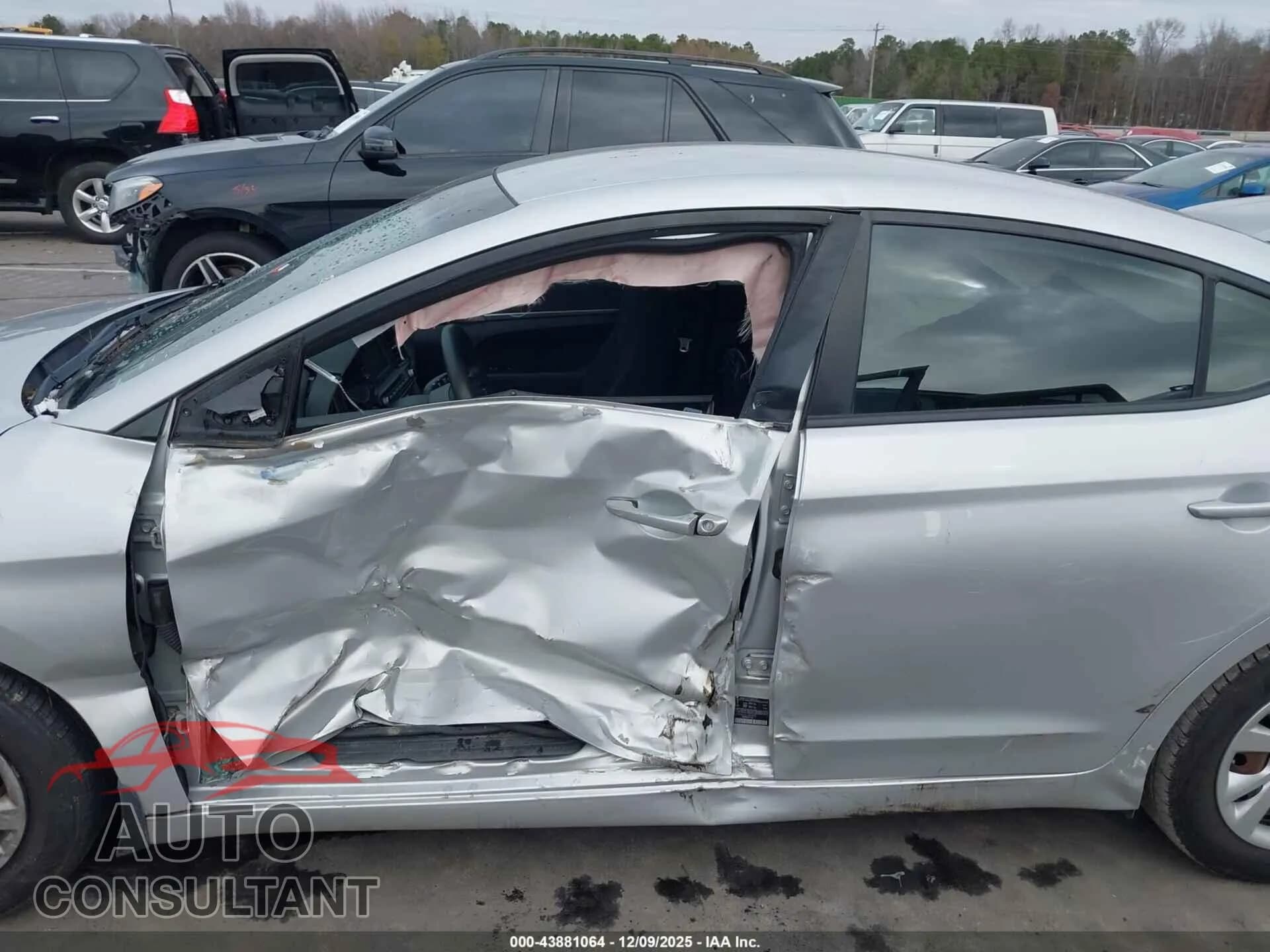 2020 HYUNDAI ELANTRA Damaged VIN 5NPD74LF2LH503492 – photo 14 2020 HYUNDAI ELANTRA Damaged VIN 5NPD74LF2LH503492 – photo 14