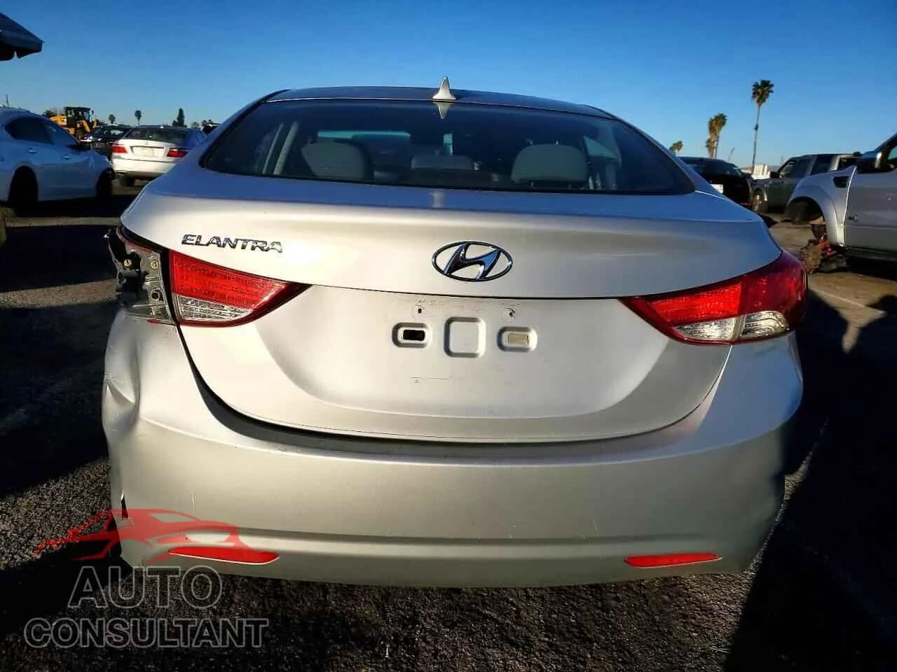 2013 HYUNDAI ELANTRA Damaged VIN 5NPDH4AEXDH301203 – engine bay 2013 HYUNDAI ELANTRA Damaged VIN 5NPDH4AEXDH301203 – engine bay