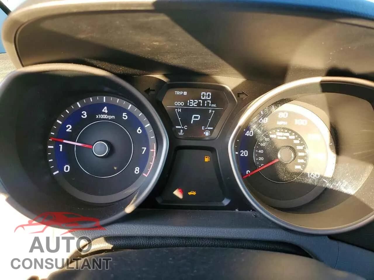 2013 HYUNDAI ELANTRA Damaged VIN 5NPDH4AEXDH301203 – trunk area 2013 HYUNDAI ELANTRA Damaged VIN 5NPDH4AEXDH301203 – trunk area