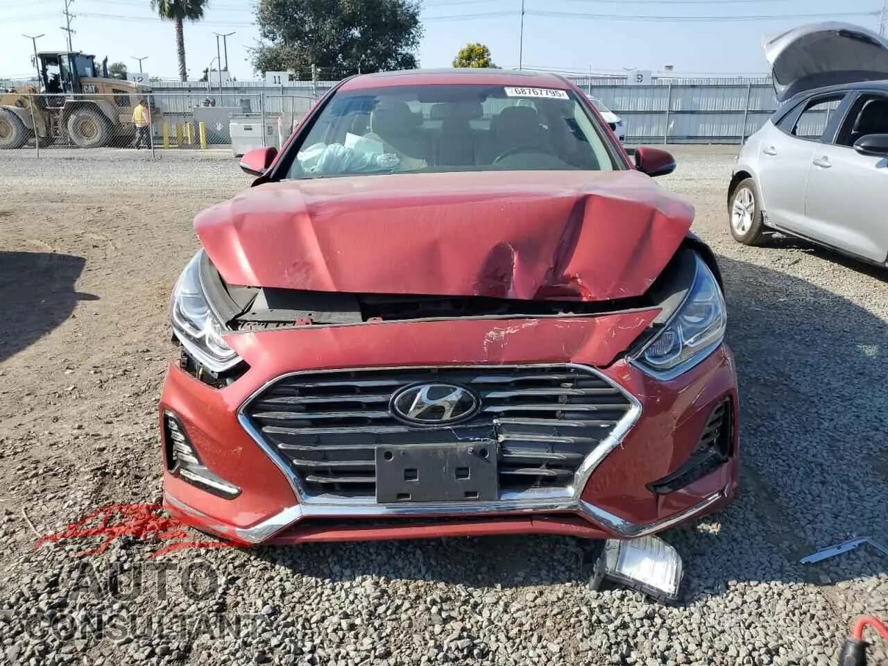2018 HYUNDAI SONATA Damaged VIN 5NPE34AF6JH671135 – interior seats 2018 HYUNDAI SONATA Damaged VIN 5NPE34AF6JH671135 – interior seats