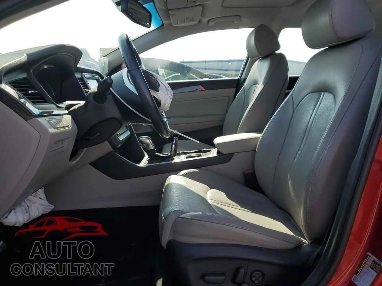 2018 HYUNDAI SONATA Damaged VIN 5NPE34AF6JH671135 – exterior detail 2018 HYUNDAI SONATA Damaged VIN 5NPE34AF6JH671135 – exterior detail