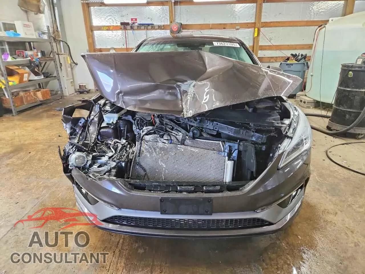 2016 HYUNDAI SONATA Damaged VIN 5NPE34AF8GH351436 – interior seats 2016 HYUNDAI SONATA Damaged VIN 5NPE34AF8GH351436 – interior seats
