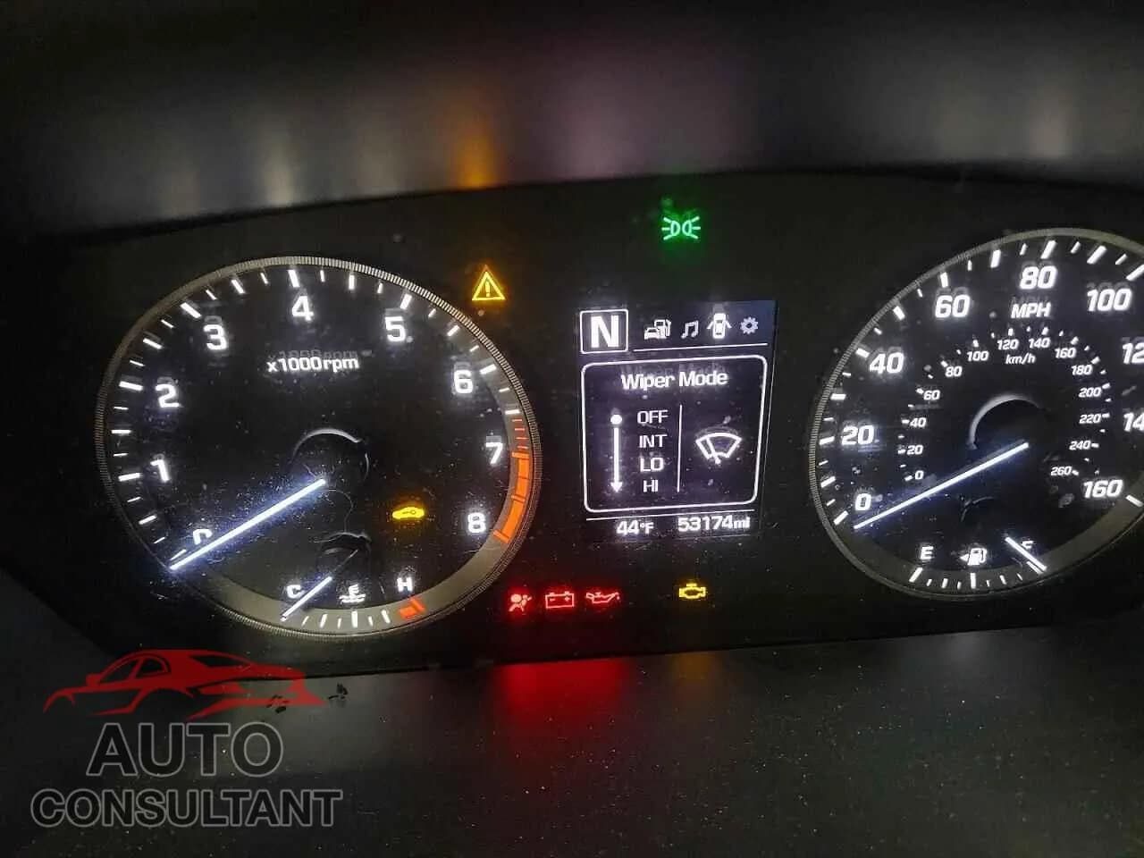 2016 HYUNDAI SONATA Damaged VIN 5NPE34AF8GH351436 – trunk area 2016 HYUNDAI SONATA Damaged VIN 5NPE34AF8GH351436 – trunk area