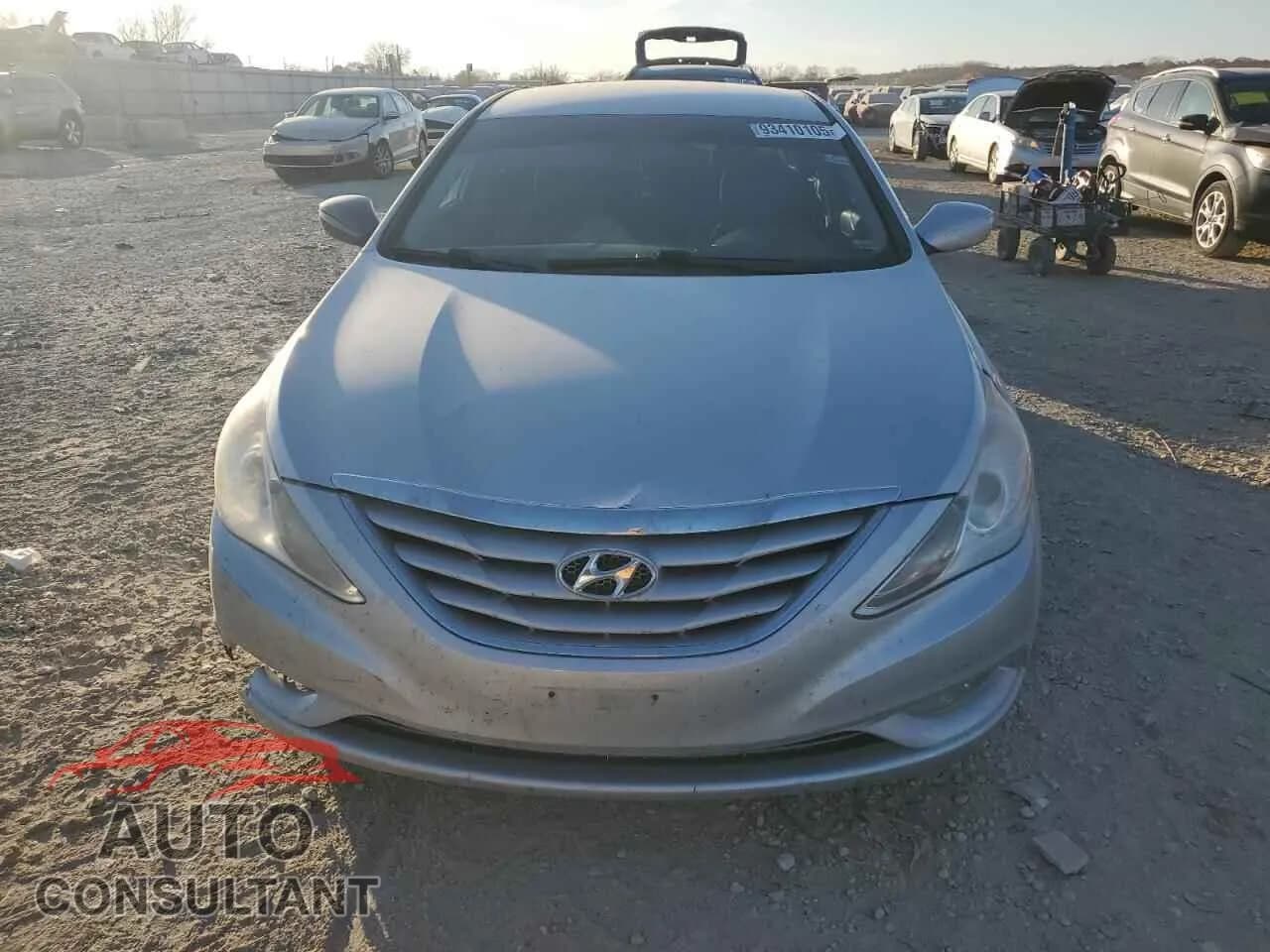 2013 HYUNDAI SONATA Damaged VIN 5NPEB4AC5DH735873 – interior seats 2013 HYUNDAI SONATA Damaged VIN 5NPEB4AC5DH735873 – interior seats