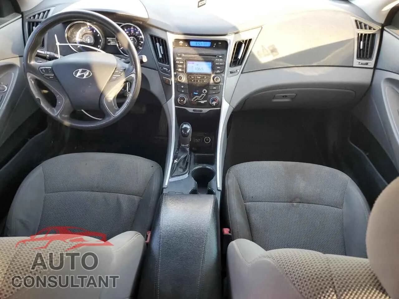 2013 HYUNDAI SONATA Damaged VIN 5NPEB4AC5DH735873 – undercarriage 2013 HYUNDAI SONATA Damaged VIN 5NPEB4AC5DH735873 – undercarriage