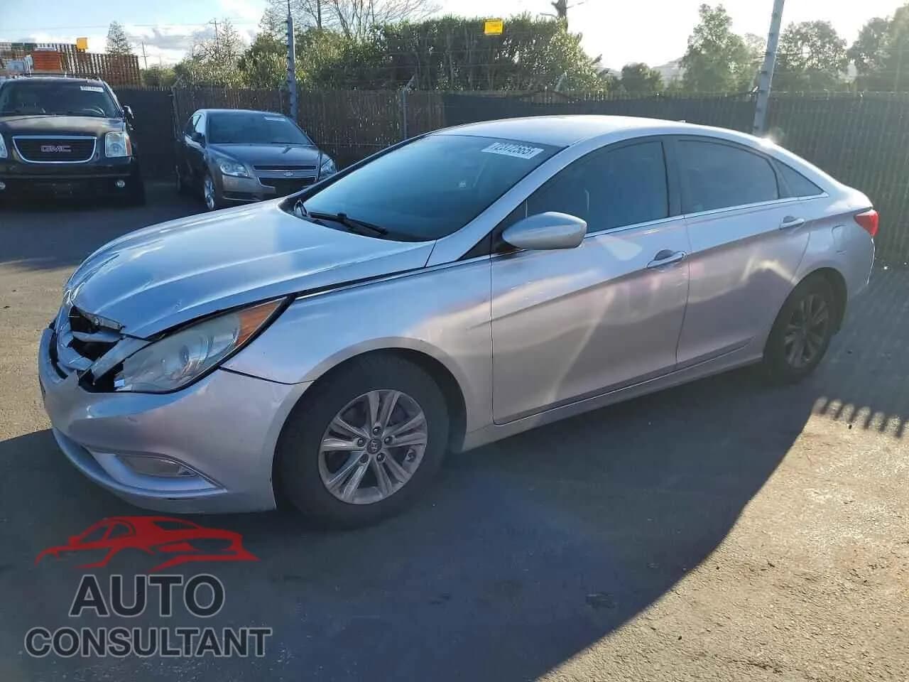 2013 HYUNDAI SONATA Damaged VIN 5NPEB4AC6DH738765 – front exterior 2013 HYUNDAI SONATA Damaged VIN 5NPEB4AC6DH738765 – front exterior