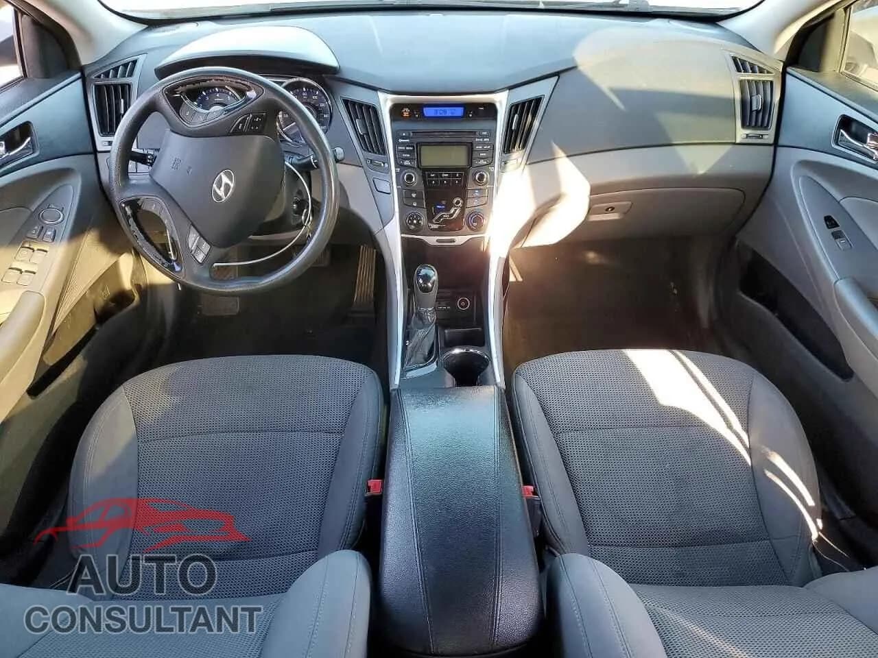 2013 HYUNDAI SONATA Damaged VIN 5NPEB4AC6DH738765 – undercarriage 2013 HYUNDAI SONATA Damaged VIN 5NPEB4AC6DH738765 – undercarriage