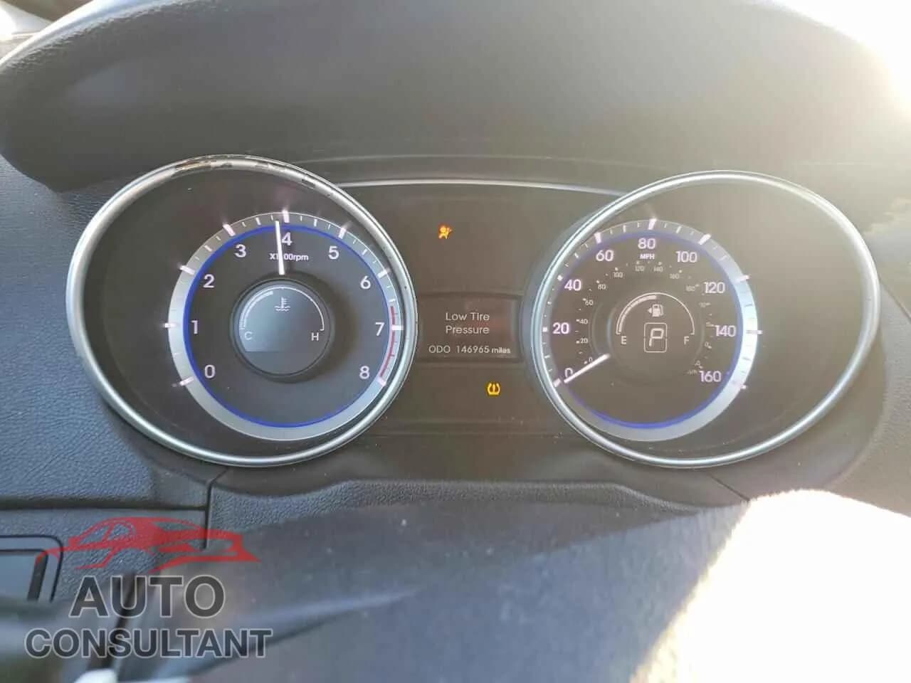 2011 HYUNDAI SONATA Damaged VIN 5NPEC4AC2BH005834 – trunk area 2011 HYUNDAI SONATA Damaged VIN 5NPEC4AC2BH005834 – trunk area