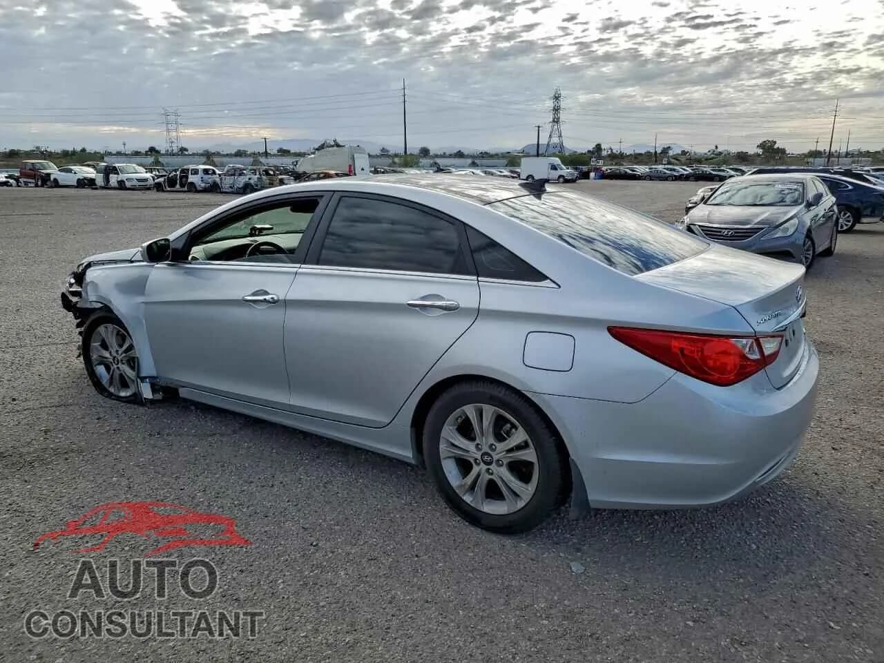 2013 HYUNDAI SONATA Damaged VIN 5NPEC4AC5DH781720 – rear exterior 2013 HYUNDAI SONATA Damaged VIN 5NPEC4AC5DH781720 – rear exterior