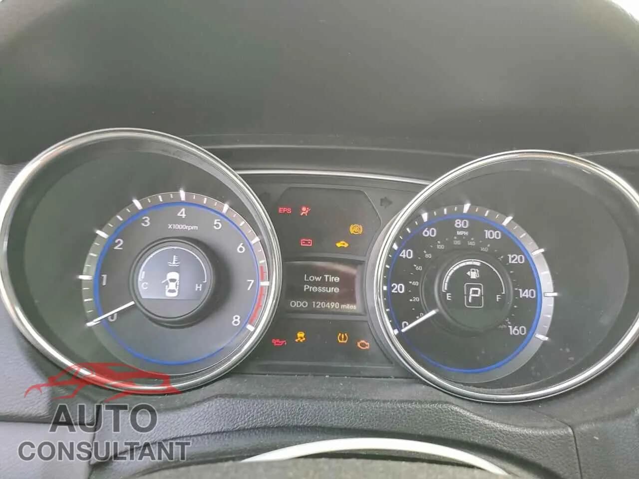 2013 HYUNDAI SONATA Damaged VIN 5NPEC4AC5DH781720 – trunk area 2013 HYUNDAI SONATA Damaged VIN 5NPEC4AC5DH781720 – trunk area