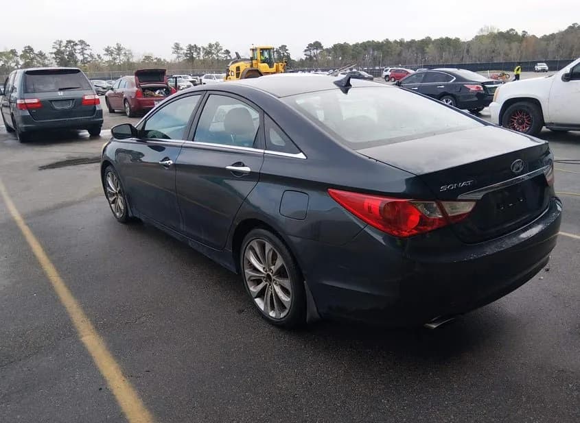 2011 HYUNDAI Sonata Used VIN 5NPEC4AC7BH156233 – rear exterior 2011 HYUNDAI Sonata Used VIN 5NPEC4AC7BH156233 – rear exterior
