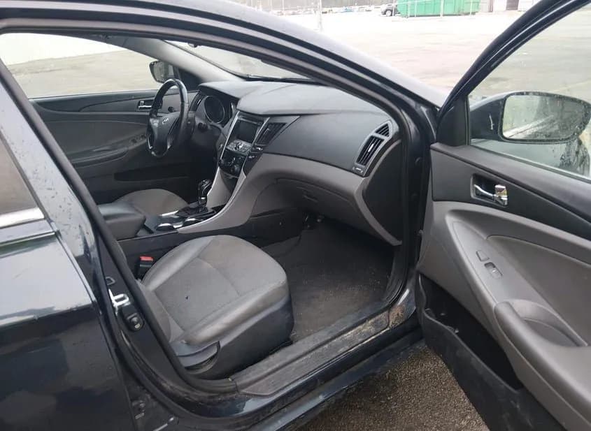 2011 HYUNDAI Sonata Used VIN 5NPEC4AC7BH156233 – dashboard 2011 HYUNDAI Sonata Used VIN 5NPEC4AC7BH156233 – dashboard