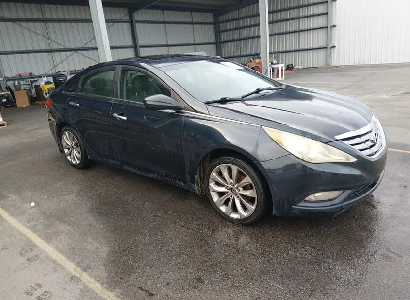 2011 HYUNDAI Sonata Used VIN 5NPEC4AC7BH156233 – interior seats 2011 HYUNDAI Sonata Used VIN 5NPEC4AC7BH156233 – interior seats