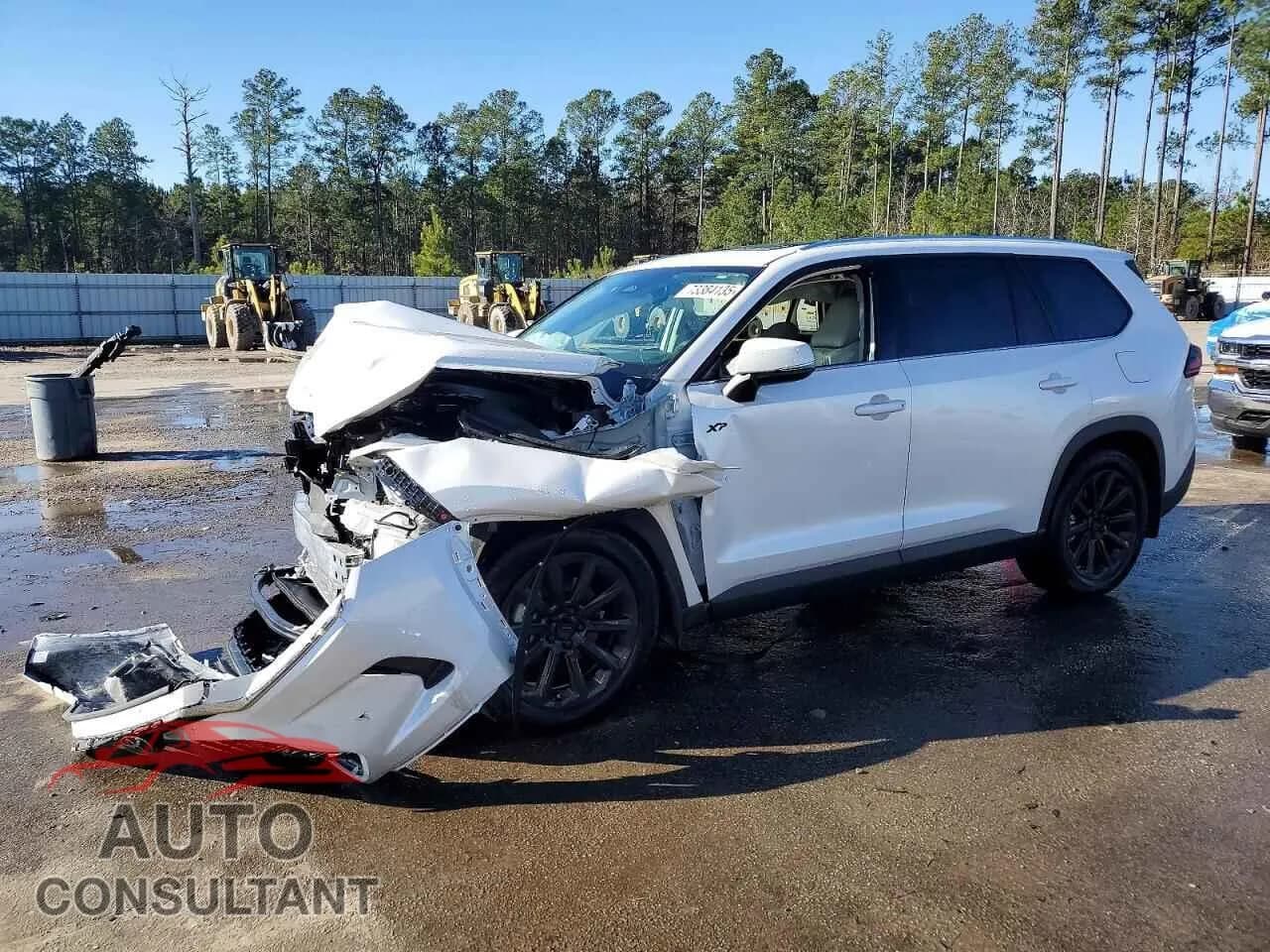 2025 TOYOTA GRAND HIGH Damaged VIN 5TDAAAA56SS026474 – front exterior 2025 TOYOTA GRAND HIGH Damaged VIN 5TDAAAA56SS026474 – front exterior