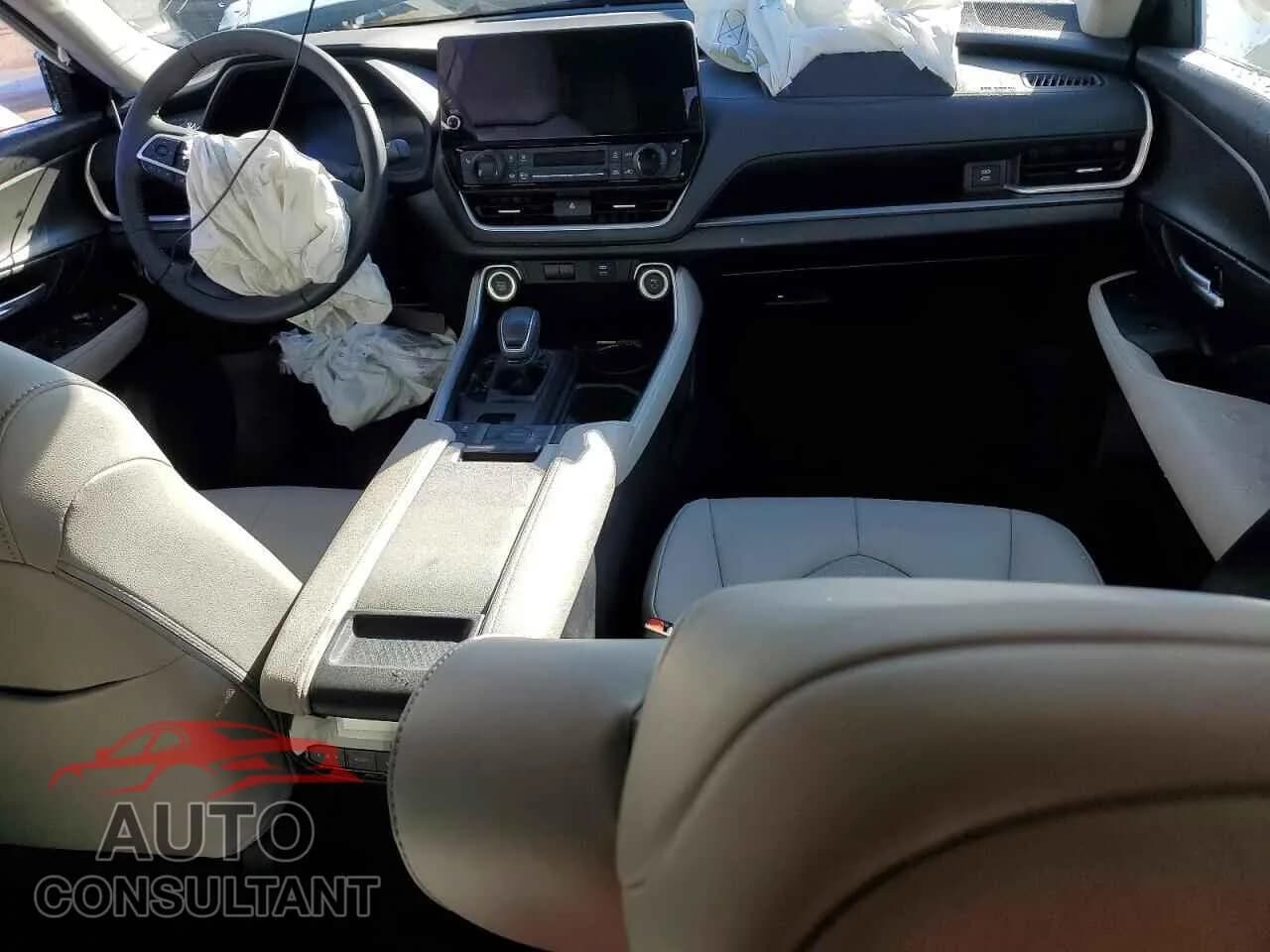 2025 TOYOTA GRAND HIGH Damaged VIN 5TDAAAA56SS026474 – undercarriage 2025 TOYOTA GRAND HIGH Damaged VIN 5TDAAAA56SS026474 – undercarriage