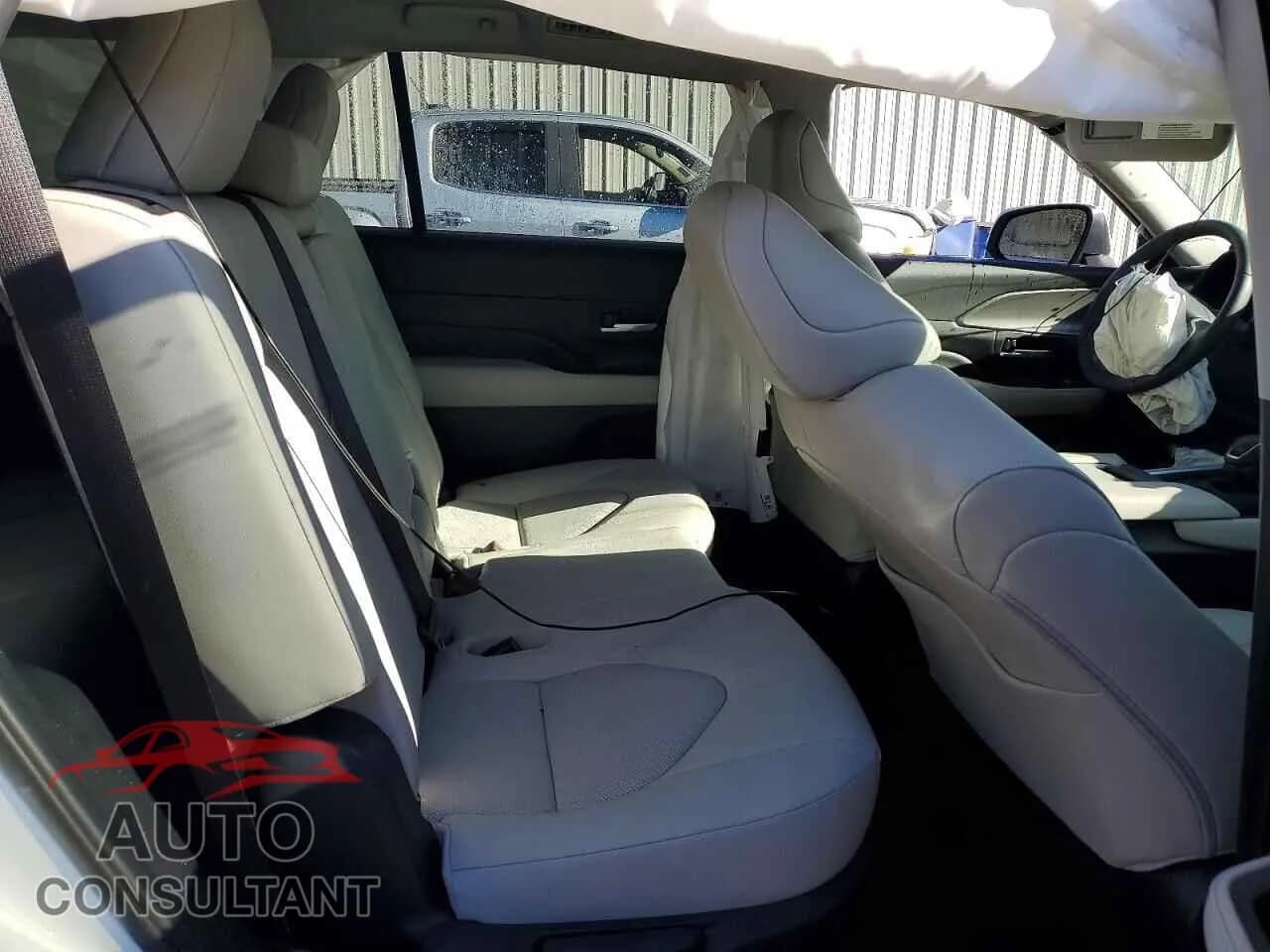 2025 TOYOTA GRAND HIGH Damaged VIN 5TDAAAA56SS026474 – photo 11 2025 TOYOTA GRAND HIGH Damaged VIN 5TDAAAA56SS026474 – photo 11