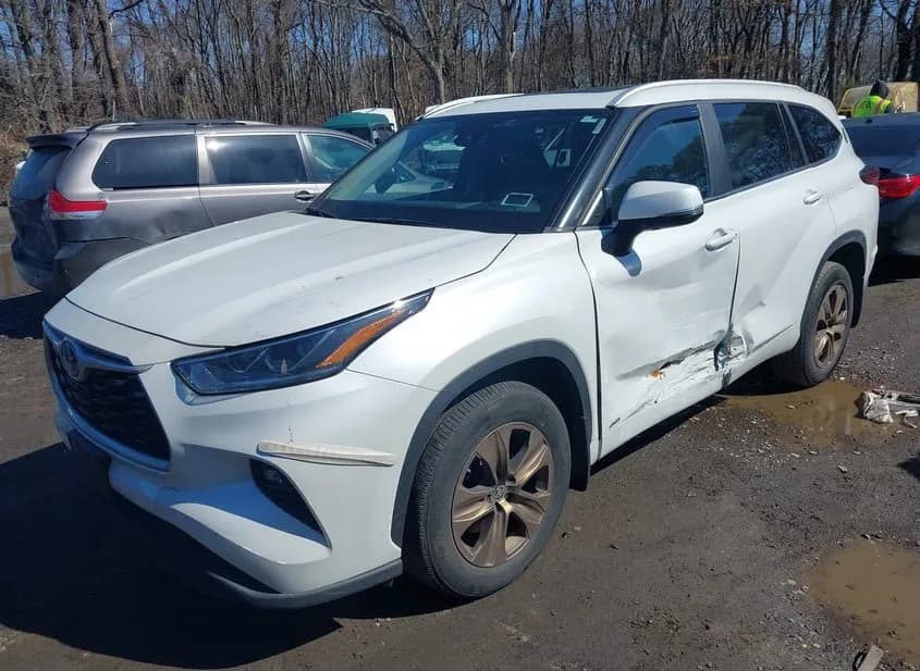 2023 TOYOTA Highlander Used VIN 5TDABRCH7PS568578 – front exterior 2023 TOYOTA Highlander Used VIN 5TDABRCH7PS568578 – front exterior