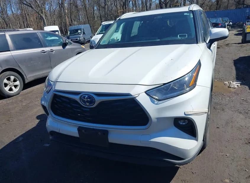2023 TOYOTA Highlander Used VIN 5TDABRCH7PS568578 – undercarriage 2023 TOYOTA Highlander Used VIN 5TDABRCH7PS568578 – undercarriage