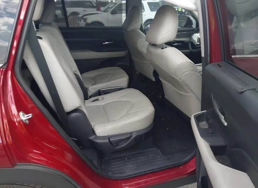 2025 TOYOTA Grand Highlander Used VIN 5TDACAB53SS057433 – side profile 2025 TOYOTA Grand Highlander Used VIN 5TDACAB53SS057433 – side profile