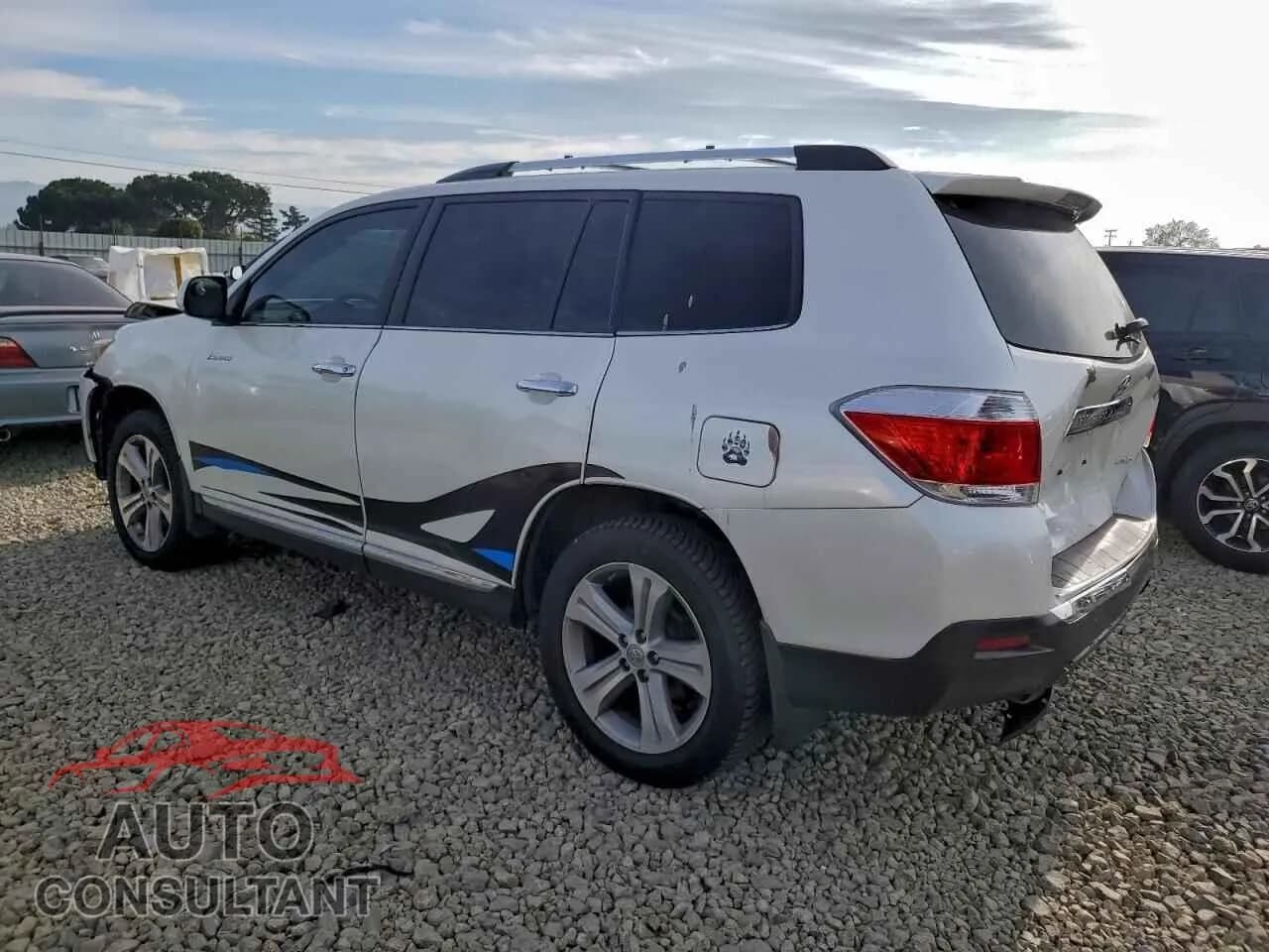 2013 TOYOTA HIGHLANDER Damaged VIN 5TDDK3EH1DS232153 – rear exterior 2013 TOYOTA HIGHLANDER Damaged VIN 5TDDK3EH1DS232153 – rear exterior