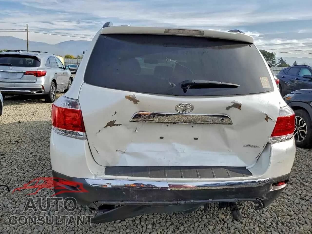 2013 TOYOTA HIGHLANDER Damaged VIN 5TDDK3EH1DS232153 – engine bay 2013 TOYOTA HIGHLANDER Damaged VIN 5TDDK3EH1DS232153 – engine bay