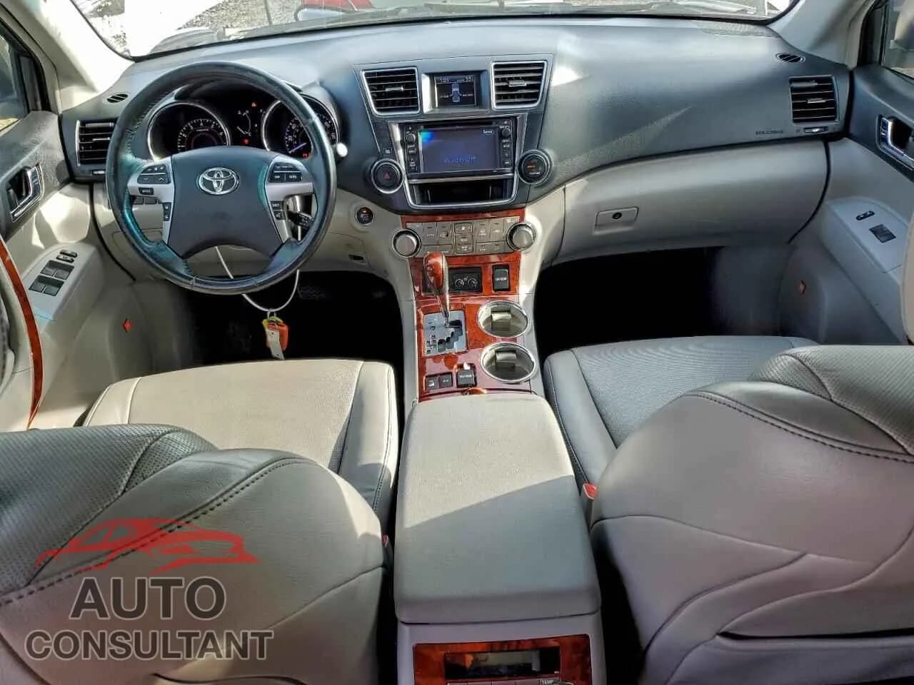 2013 TOYOTA HIGHLANDER Damaged VIN 5TDDK3EH1DS232153 – undercarriage 2013 TOYOTA HIGHLANDER Damaged VIN 5TDDK3EH1DS232153 – undercarriage