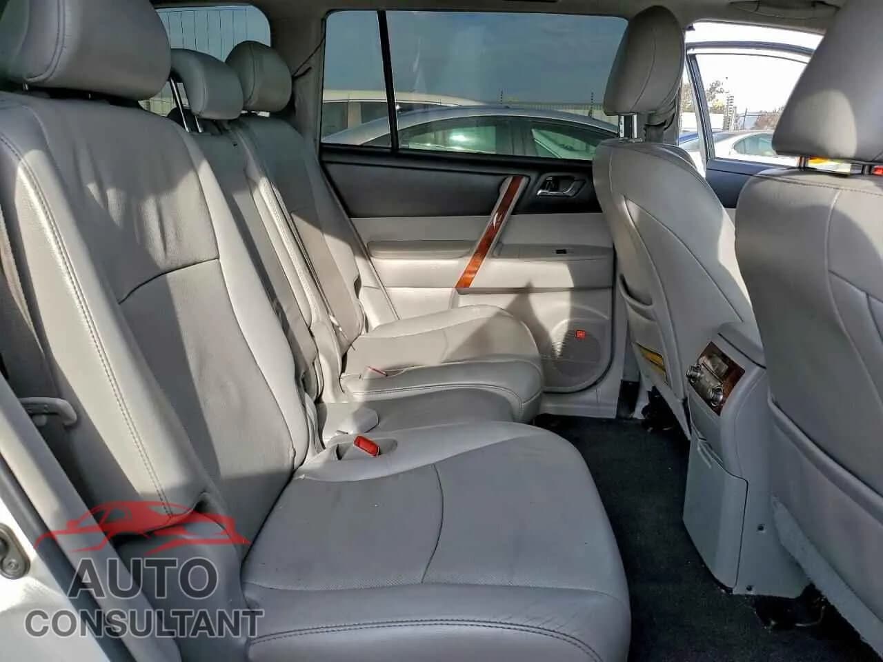 2013 TOYOTA HIGHLANDER Damaged VIN 5TDDK3EH1DS232153 – photo 11 2013 TOYOTA HIGHLANDER Damaged VIN 5TDDK3EH1DS232153 – photo 11