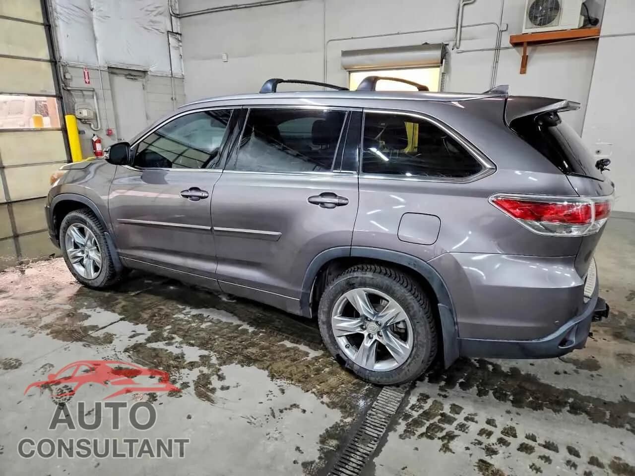 2015 TOYOTA HIGHLANDER Damaged VIN 5TDDKRFH3FS093289 – rear exterior 2015 TOYOTA HIGHLANDER Damaged VIN 5TDDKRFH3FS093289 – rear exterior