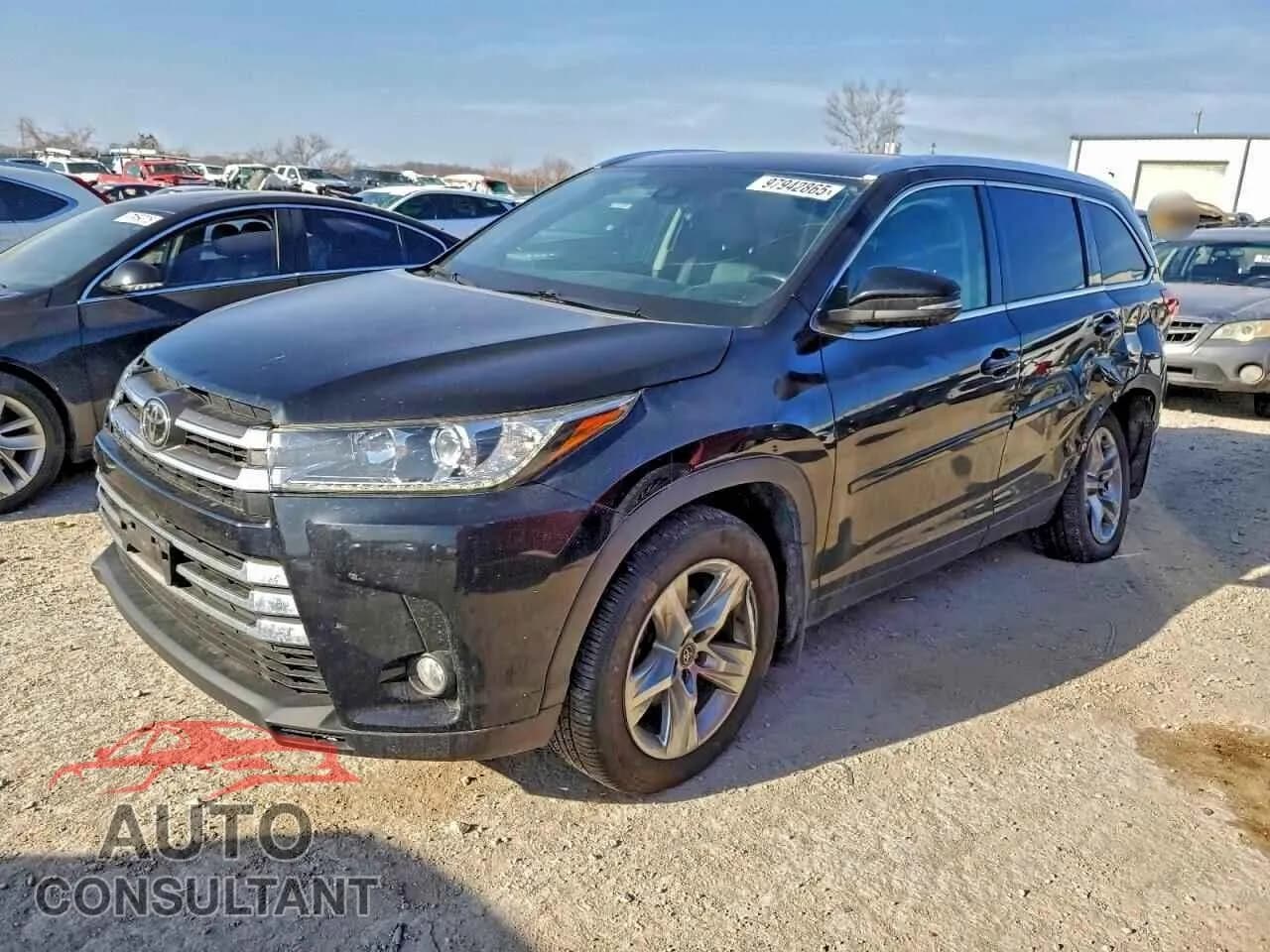 2018 TOYOTA HIGHLANDER Damaged VIN 5TDDZRFH9JS824179 – front exterior 2018 TOYOTA HIGHLANDER Damaged VIN 5TDDZRFH9JS824179 – front exterior