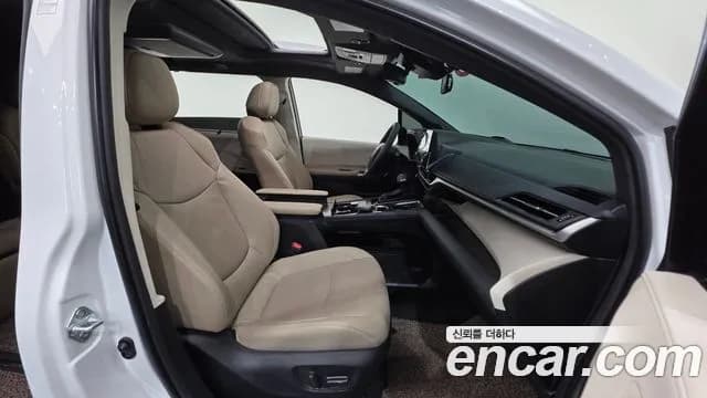 2023 Toyota Sienna 4th Gen 2.5 Hybrid 2WD Sold VIN 5TDGRKEC9PS148545 – interior seats 2023 Toyota Sienna 4th Gen 2.5 Hybrid 2WD Sold VIN 5TDGRKEC9PS148545 – interior seats