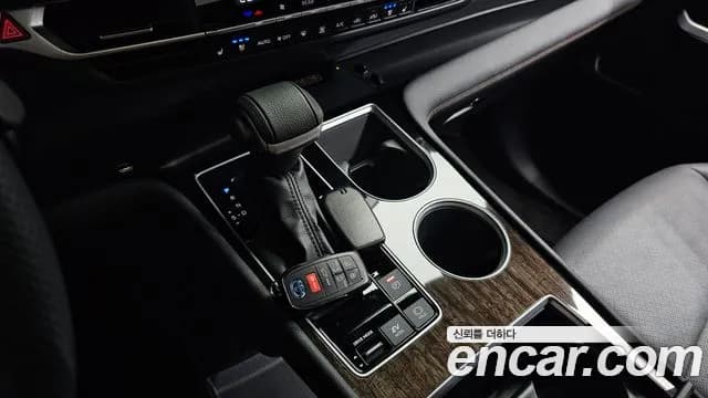 2025 Toyota Sienna 4th Gen 2.5 Hybrid AWD Sold VIN 5TDGSKFC5SS174555 – exterior detail 2025 Toyota Sienna 4th Gen 2.5 Hybrid AWD Sold VIN 5TDGSKFC5SS174555 – exterior detail