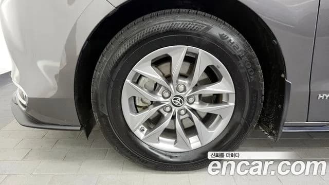 2021 Toyota Sienna 4th Gen 2.5 Hybrid AWD Sold VIN 5TDGSKFC6MS019113 – exterior detail 2021 Toyota Sienna 4th Gen 2.5 Hybrid AWD Sold VIN 5TDGSKFC6MS019113 – exterior detail