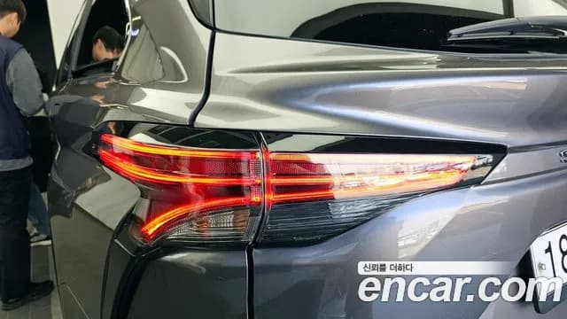2021 Toyota Sienna 4th Gen 2.5 Hybrid AWD Sold VIN 5TDGSKFC6MS019113 – undercarriage 2021 Toyota Sienna 4th Gen 2.5 Hybrid AWD Sold VIN 5TDGSKFC6MS019113 – undercarriage