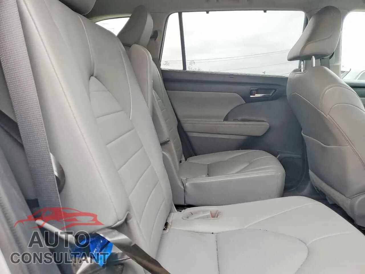 2021 TOYOTA HIGHLANDER Used VIN 5TDGZRBH2MS081968 – photo 11 2021 TOYOTA HIGHLANDER Used VIN 5TDGZRBH2MS081968 – photo 11