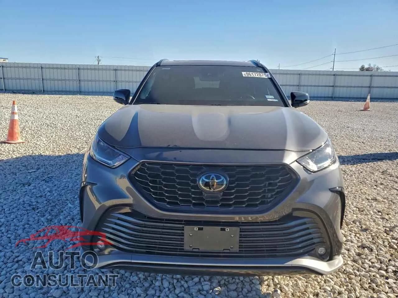 2024 TOYOTA HIGHLANDER Damaged VIN 5TDKDRAHXRS531903 – interior seats 2024 TOYOTA HIGHLANDER Damaged VIN 5TDKDRAHXRS531903 – interior seats