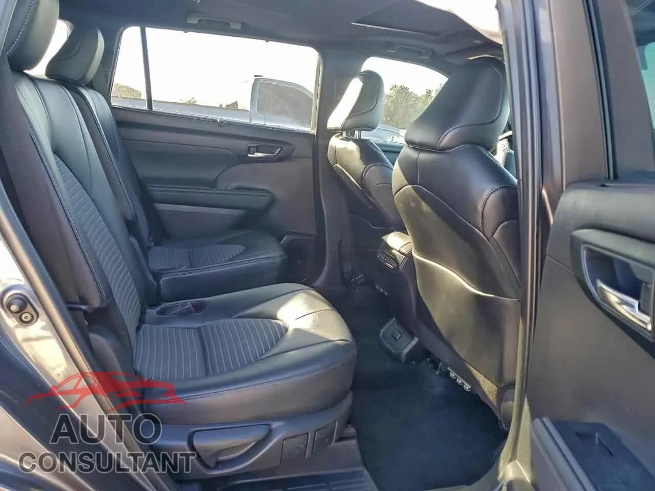 2024 TOYOTA HIGHLANDER Damaged VIN 5TDKDRAHXRS531903 – photo 11 2024 TOYOTA HIGHLANDER Damaged VIN 5TDKDRAHXRS531903 – photo 11