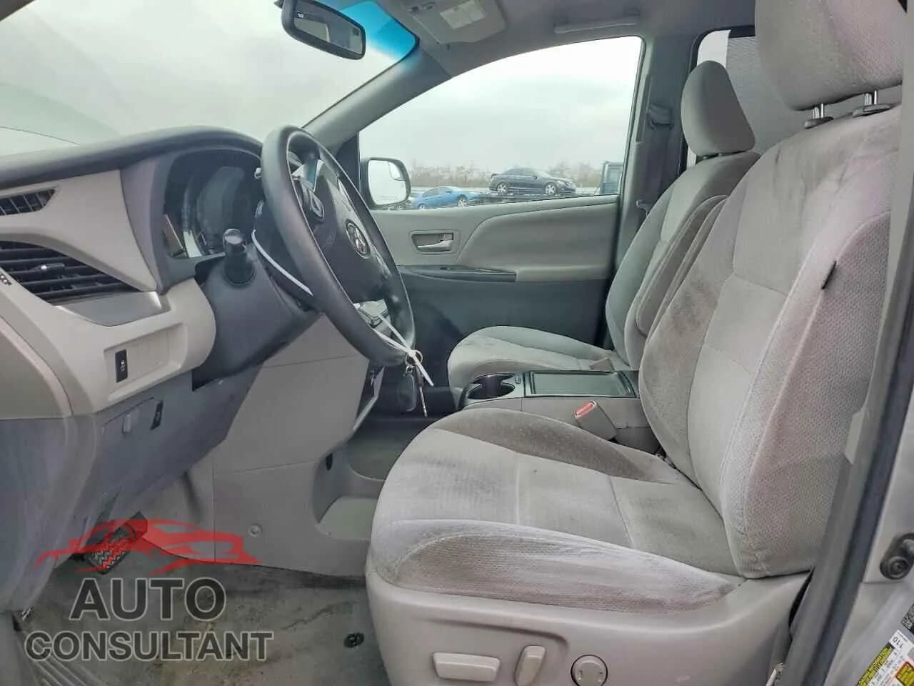 2015 TOYOTA All Models Damaged VIN 5TDKK3DC2FS573299 – exterior detail 2015 TOYOTA All Models Damaged VIN 5TDKK3DC2FS573299 – exterior detail