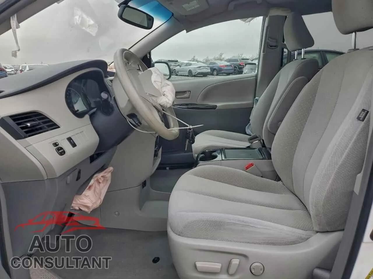 2014 TOYOTA All Models Damaged VIN 5TDKK3DC7ES494628 – exterior detail 2014 TOYOTA All Models Damaged VIN 5TDKK3DC7ES494628 – exterior detail