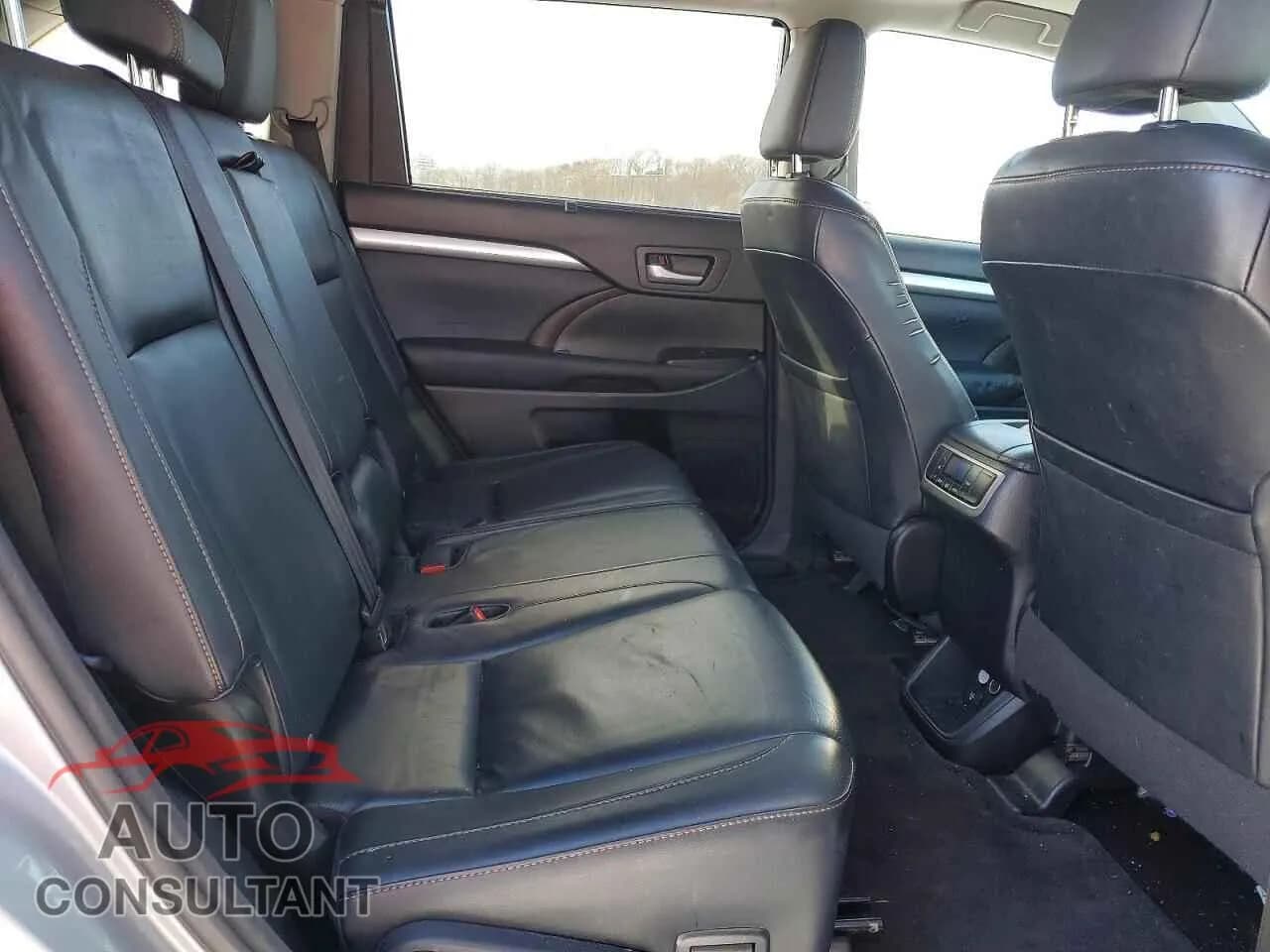 2015 TOYOTA HIGHLANDER Damaged VIN 5TDKKRFH6FS115664 – photo 11 2015 TOYOTA HIGHLANDER Damaged VIN 5TDKKRFH6FS115664 – photo 11