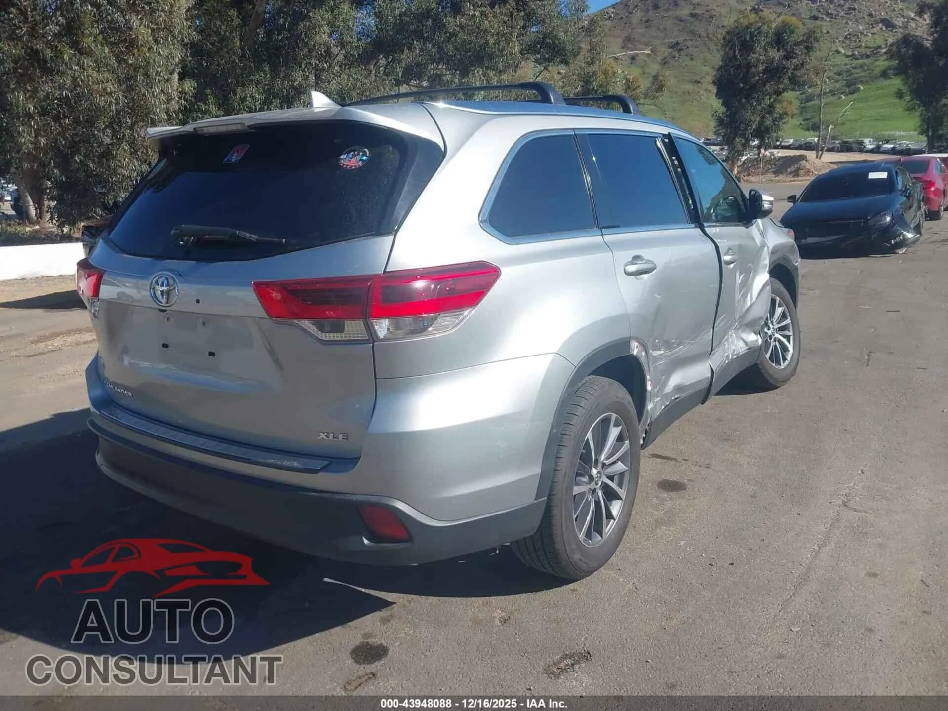 2019 TOYOTA HIGHLANDER Damaged VIN 5TDKZRFH8KS307948 – dashboard 2019 TOYOTA HIGHLANDER Damaged VIN 5TDKZRFH8KS307948 – dashboard