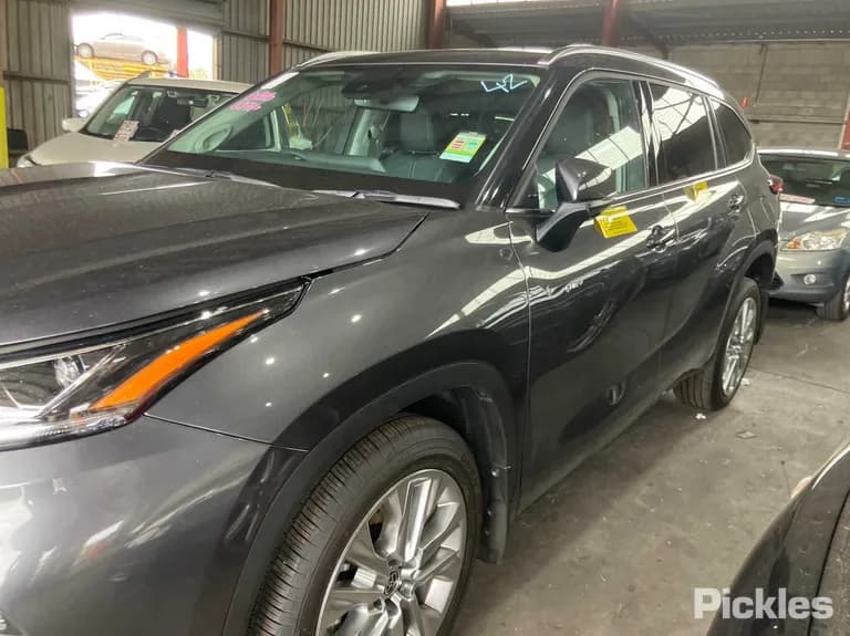 2025 Toyota Kluger Used VIN 5TDLB3CH30S681083 – rear exterior 2025 Toyota Kluger Used VIN 5TDLB3CH30S681083 – rear exterior