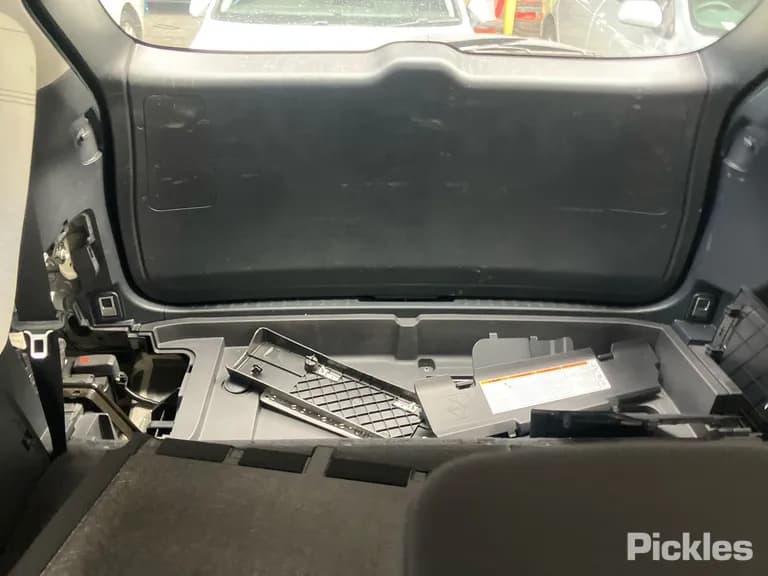 2025 Toyota Kluger Used VIN 5TDLB3CHX0S645861 – front exterior 2025 Toyota Kluger Used VIN 5TDLB3CHX0S645861 – front exterior
