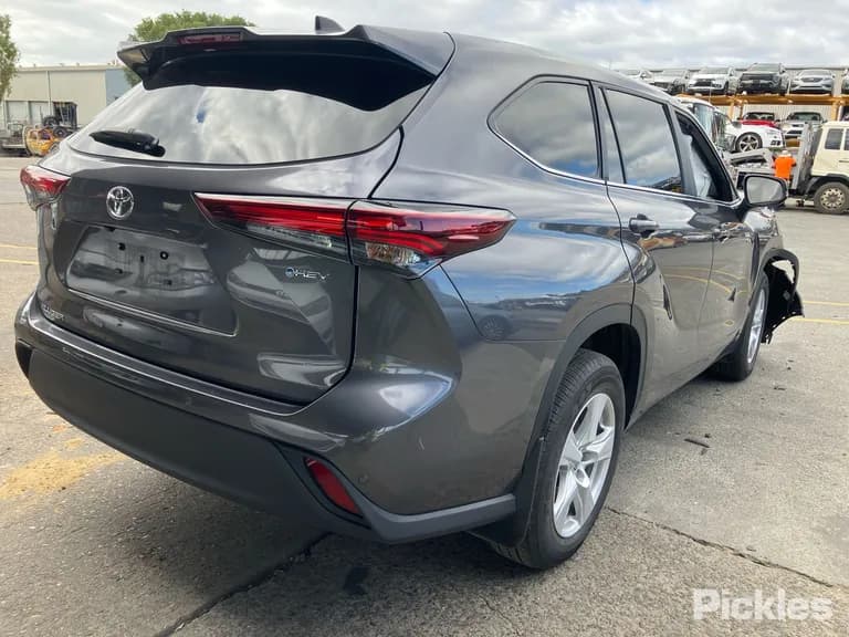 2025 Toyota Kluger Used VIN 5TDLB3CHX0S645861 – rear exterior 2025 Toyota Kluger Used VIN 5TDLB3CHX0S645861 – rear exterior