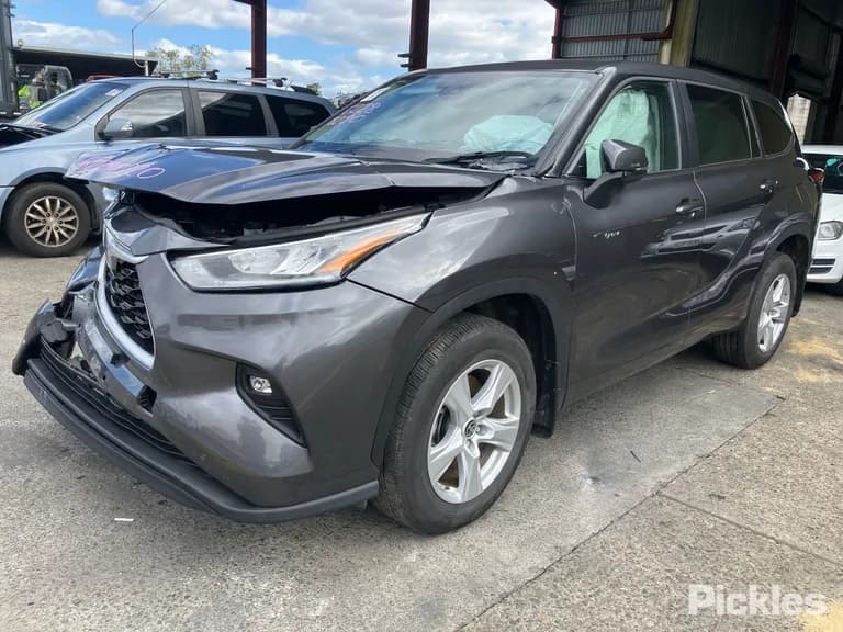 2025 Toyota Kluger Used VIN 5TDLB3CHX0S645861 – exterior detail 2025 Toyota Kluger Used VIN 5TDLB3CHX0S645861 – exterior detail