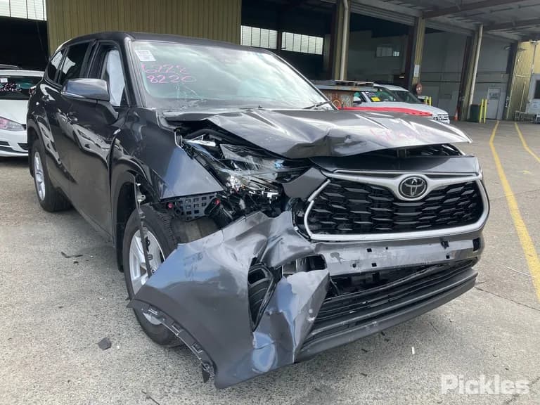 2025 Toyota Kluger Used VIN 5TDLB3CHX0S645861 – photo 18 2025 Toyota Kluger Used VIN 5TDLB3CHX0S645861 – photo 18