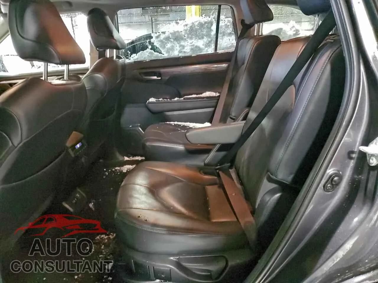2020 TOYOTA HIGHLANDER Damaged VIN 5TDXBRCHXLS013726 – photo 11 2020 TOYOTA HIGHLANDER Damaged VIN 5TDXBRCHXLS013726 – photo 11