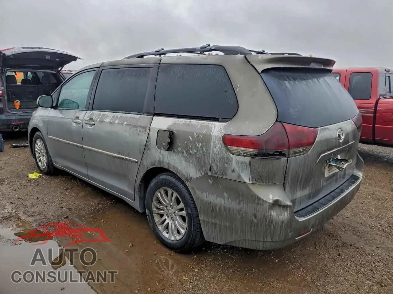 2014 TOYOTA All Models Damaged VIN 5TDYK3DCXES424485 – rear exterior 2014 TOYOTA All Models Damaged VIN 5TDYK3DCXES424485 – rear exterior